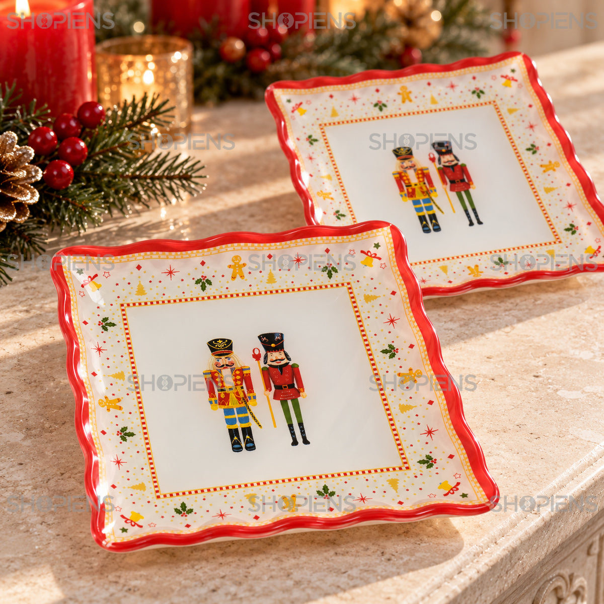Set 2 farfurii din sticlă cu spărgători de nuci, 17 × 17 cm, detaliu al imprimeului și marginii, decor neinclus | Shopiens®