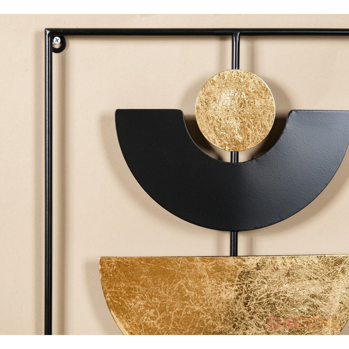 Decorațiune metalică de perete cu semicercuri negru și auriu, 40x60 cm Shopiens – detaliu cerc auriu și semicerc negru