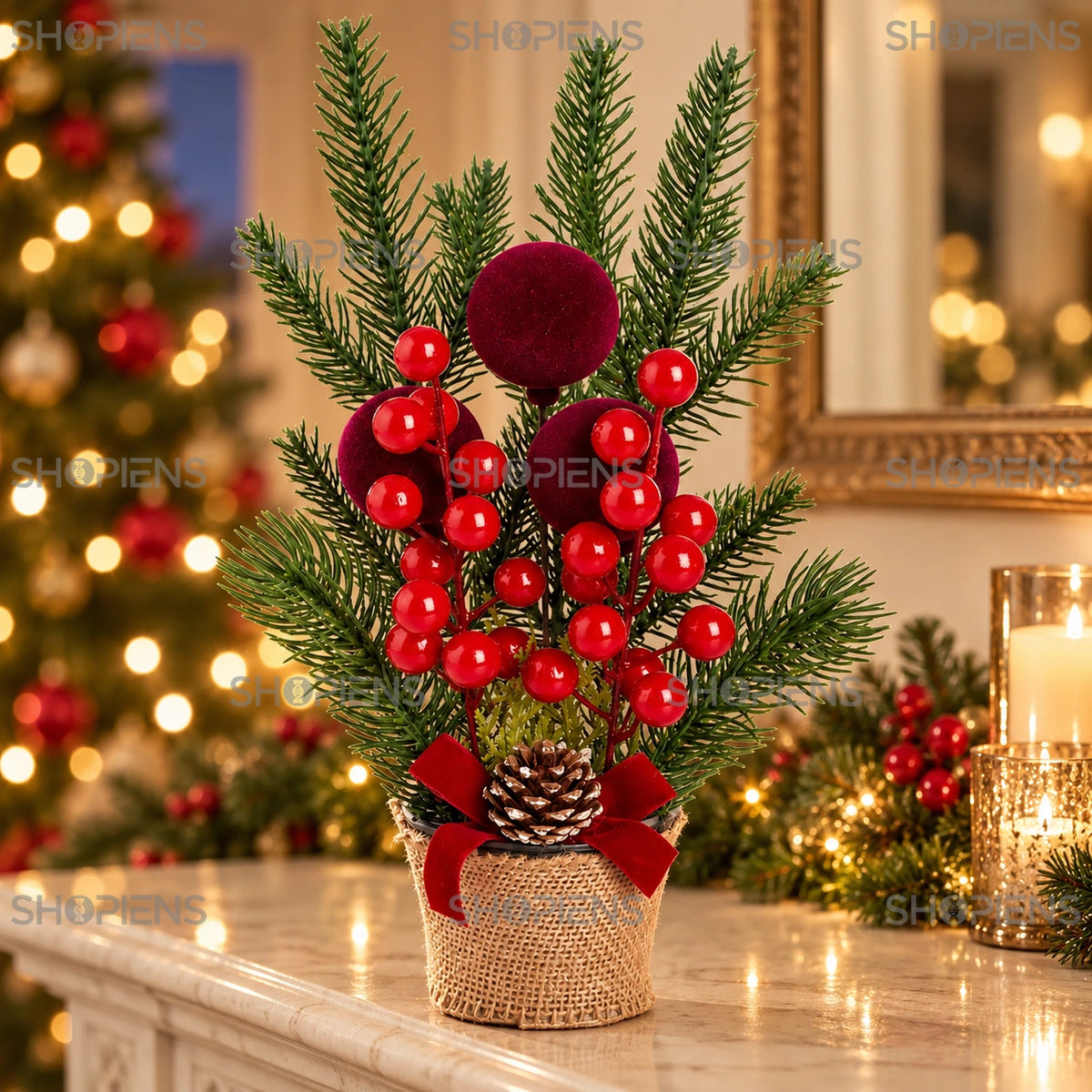 Aranjament bordo cu trei globuri catifelate, 27 cm pe șemineu, într-un decor de seară cu lumini de Crăciun | Shopiens®
