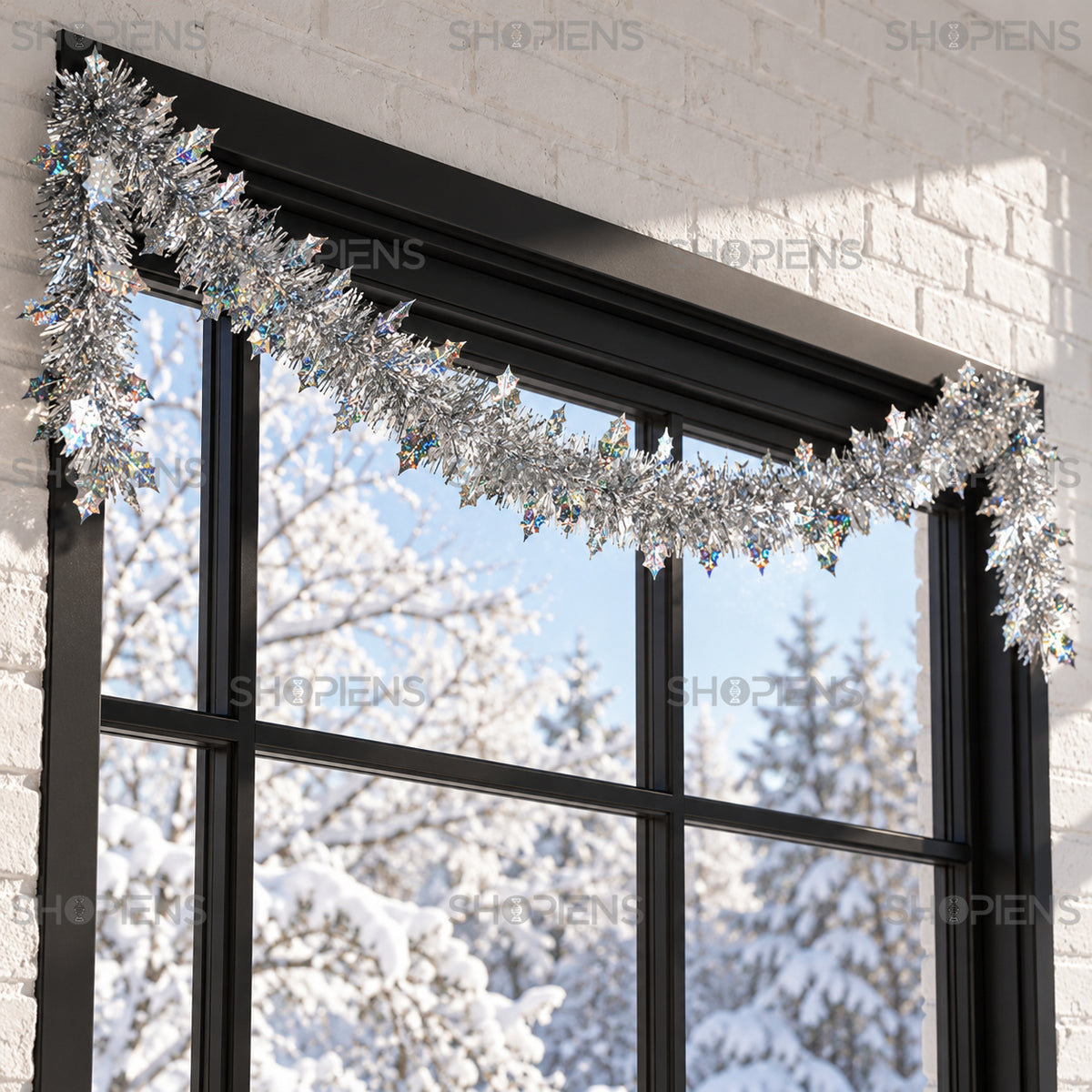 Beteală argintie cu inserții holografice, 3 m x 8 cm, în decor interior festiv, decor neinclus | Shopiens®
