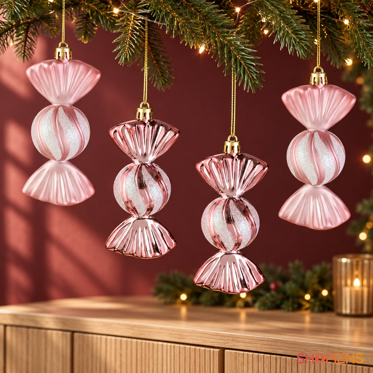 Patru ornamente Candy roz mate și lucioase cu dungi albe – Shopiens