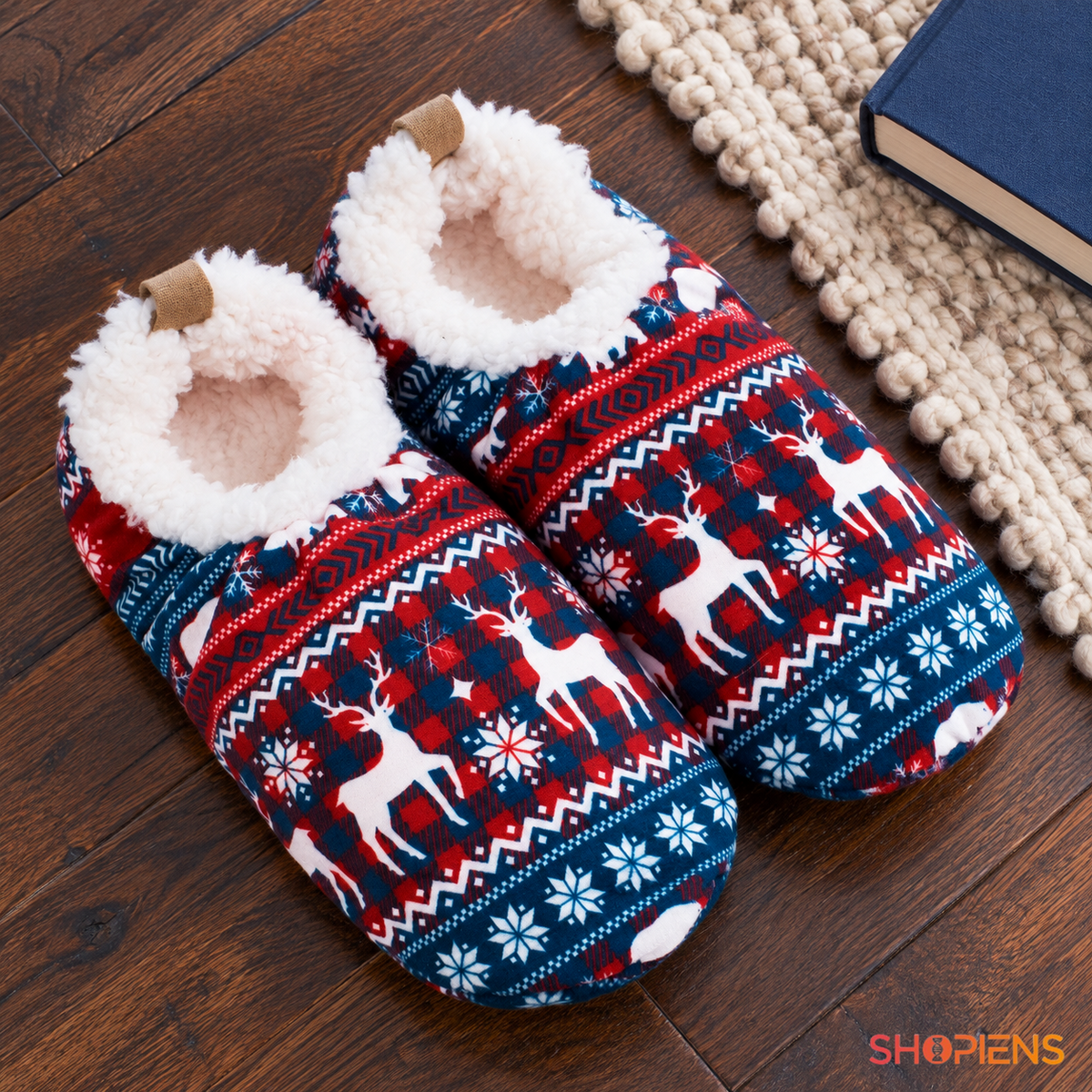 Botoși roșii în carouri cu reni și căptușeală sherpa, pereche nepurtată în decor de interior, decor neinclus pentru mărimea 40-42 | Shopiens®
