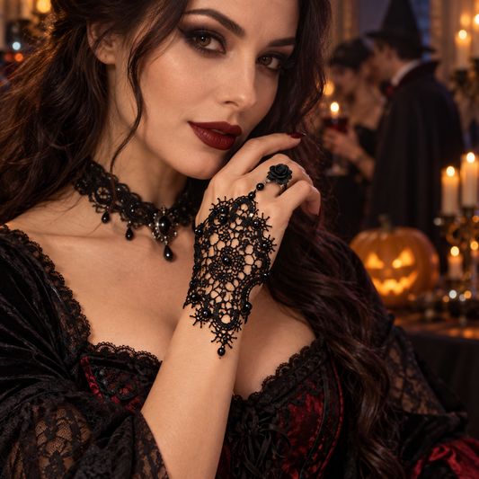 Bratara Cu Inel Si Dantela Neagra Pentru Look Gotic - in folosinta 2 - Shopiens