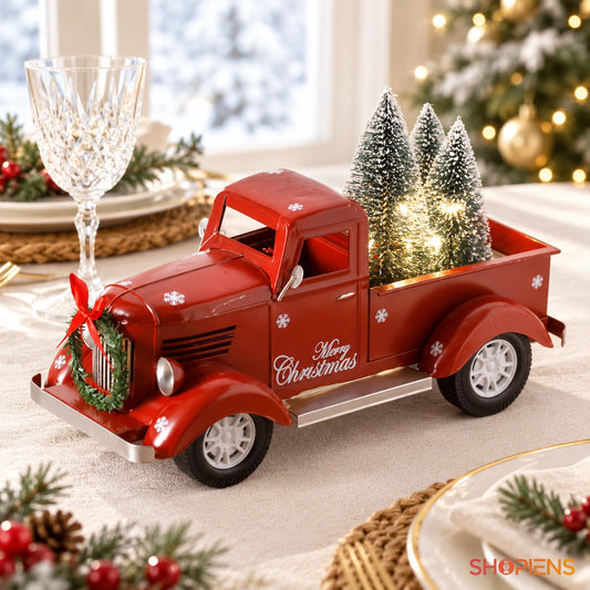 Camion decorativ roșu cu brăduți luminați, 35 cm pe masa festivă, în lumină naturală | Shopiens®