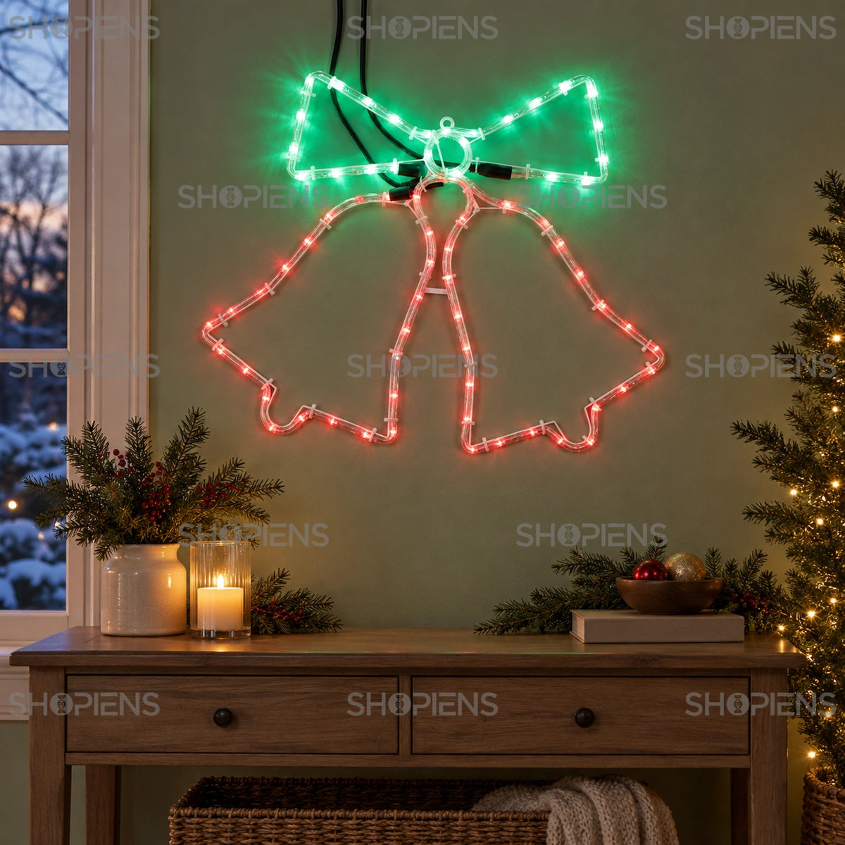 Clopote luminoase multicolore de 57,5 × 45,5 cm, deasupra unei console în decor festiv | Shopiens®