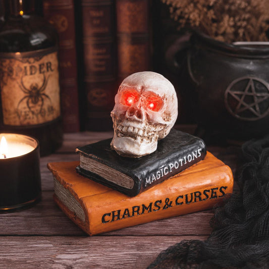 Craniu Luminos Pe Carti De Vraji, Decor Halloween 19 Cm - Shopiens
