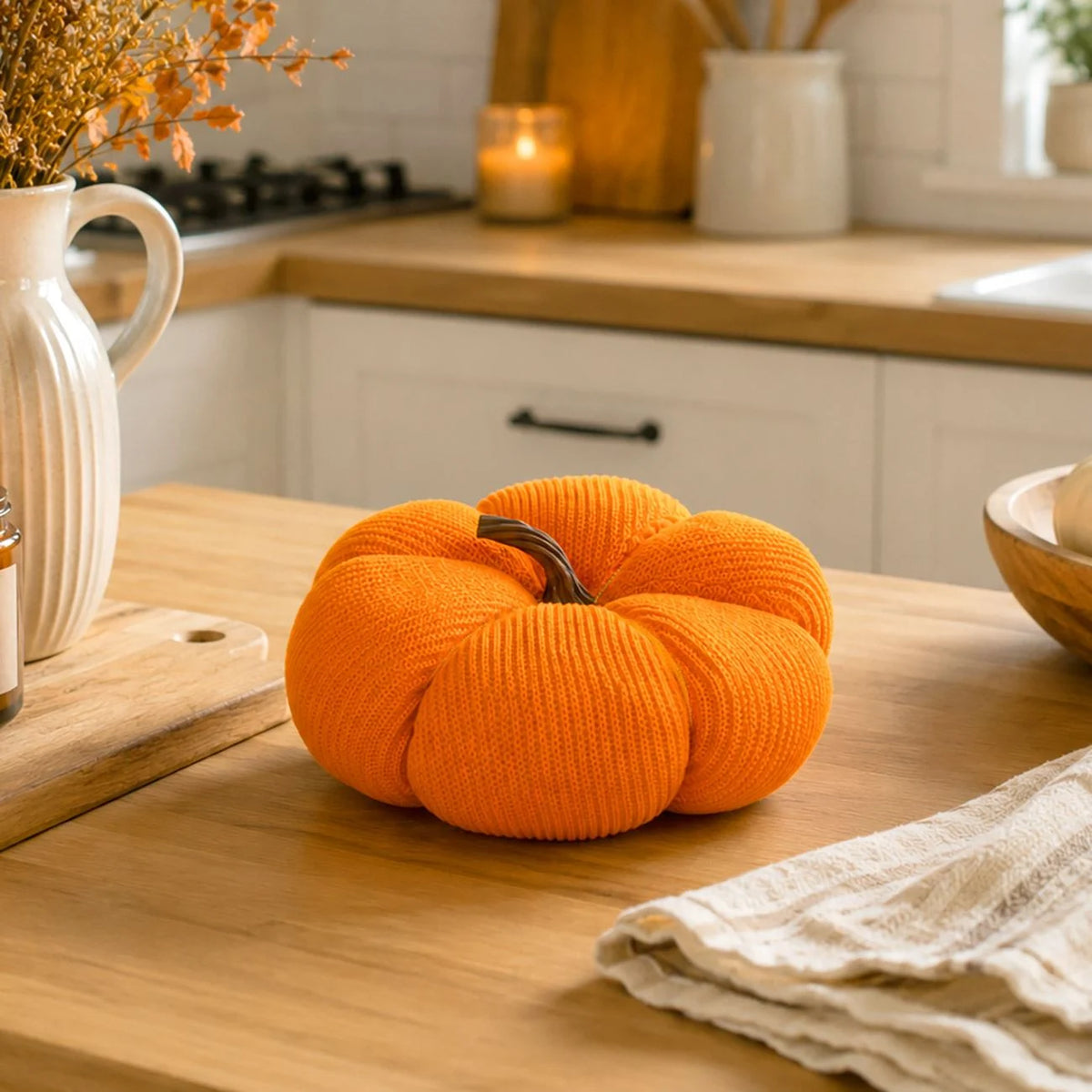 Dovleac Tricotat Portocaliu Cu Codita Maro, 25 Cm - lifestyle principala - Shopiens