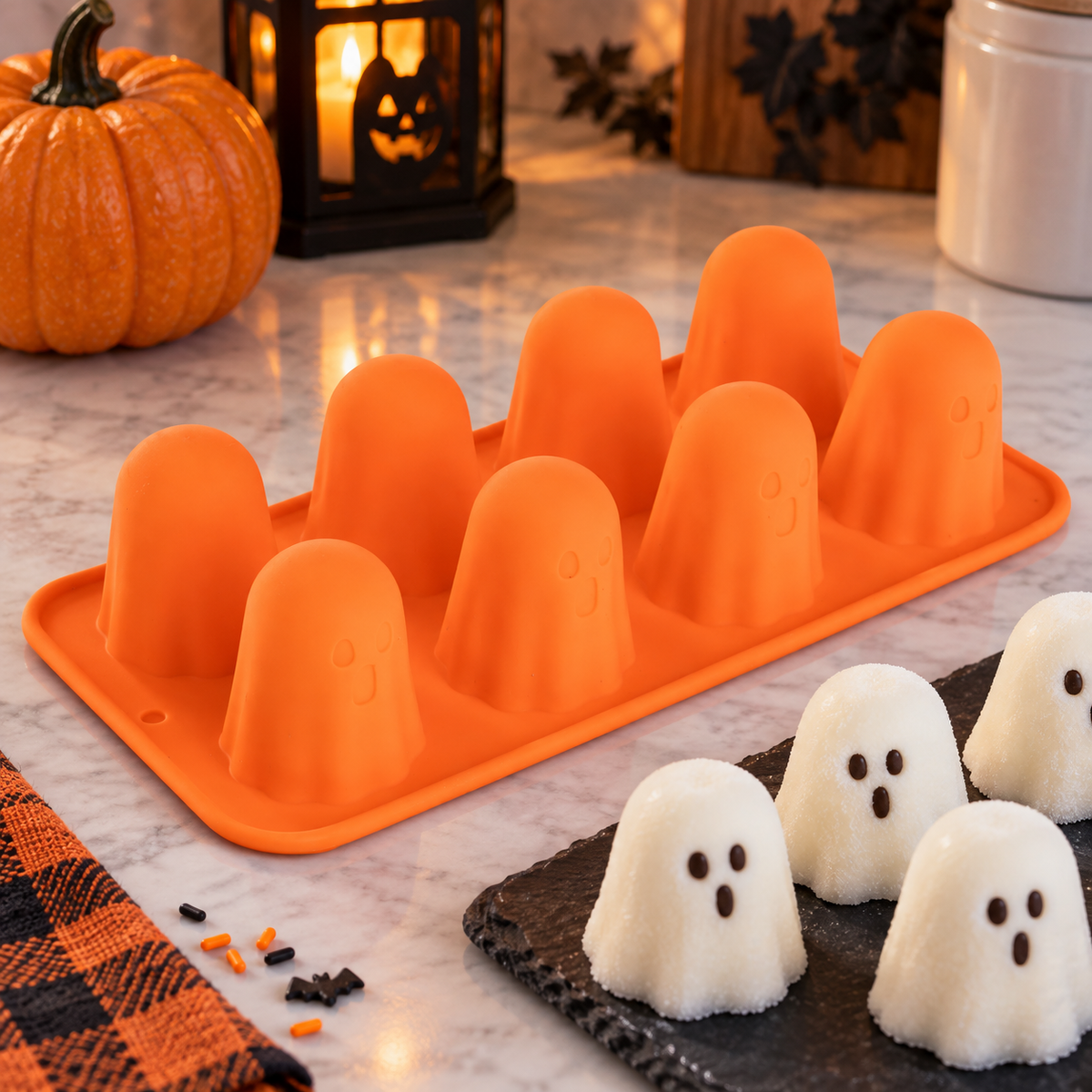 Forma Din Silicon Cu 8 Fantome Pentru Halloween - in folosinta 2 - Shopiens
