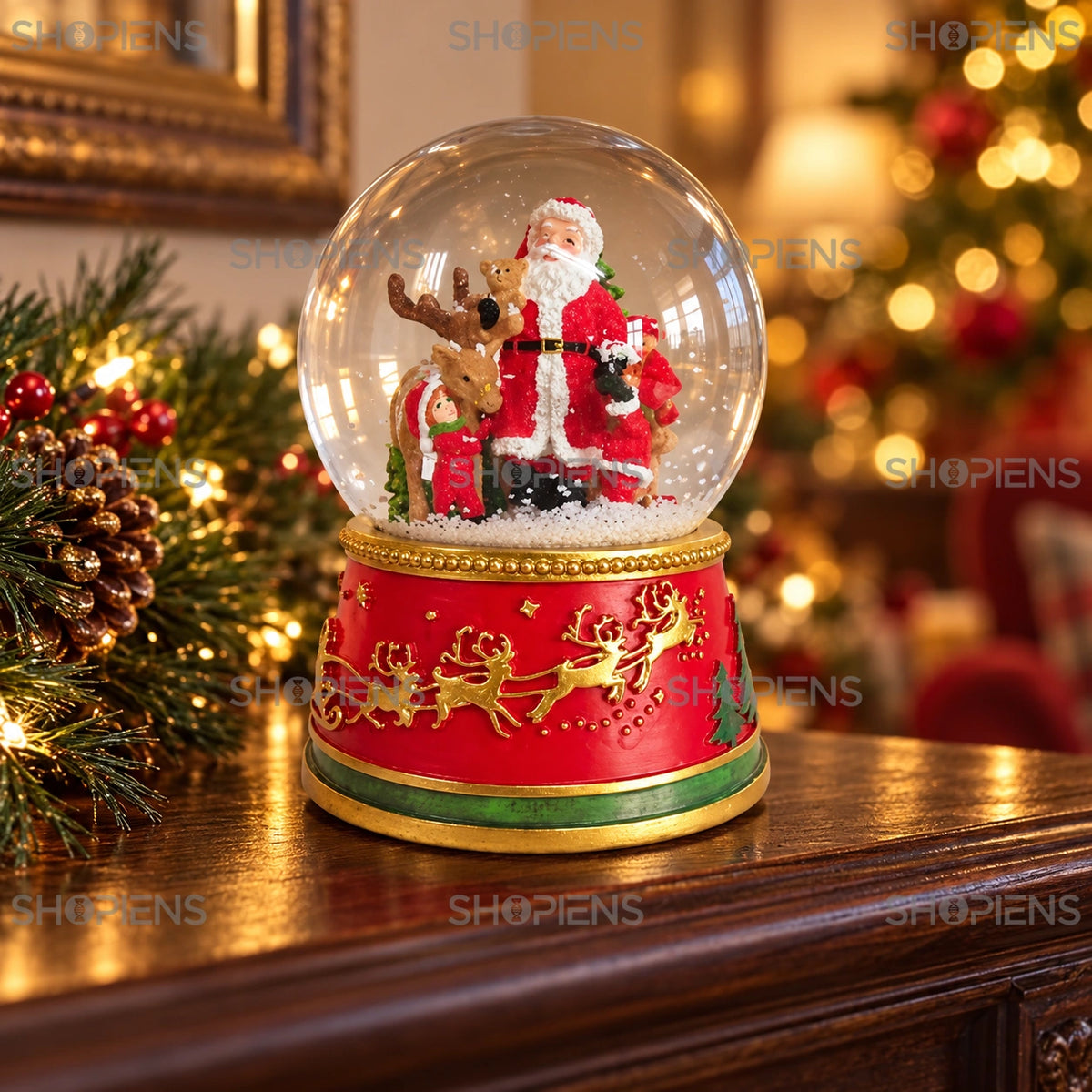Glob muzical cu Moș Crăciun pe soclu roșu, 13 cm în decor festiv de seară | Shopiens®