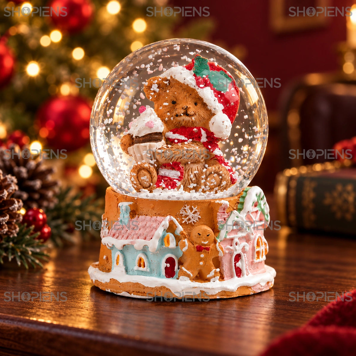 Glob cu ursuleț și căsuțe dulci, 6 cm într-un decor festiv de seară | Shopiens®