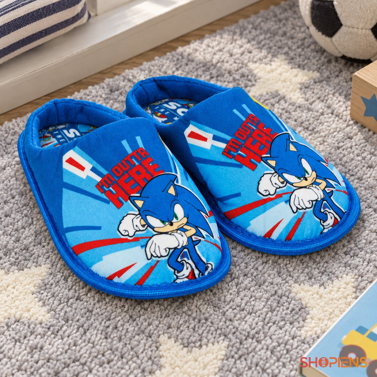 Papuci bleu Sonic cu imprimeu colorat — în decor de casă, mărimea 29-30