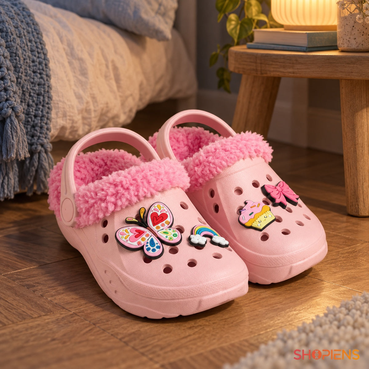 Papuci de casă roz cu accesorii colorate pentru copii — în decor de casă, mărimea 26-27