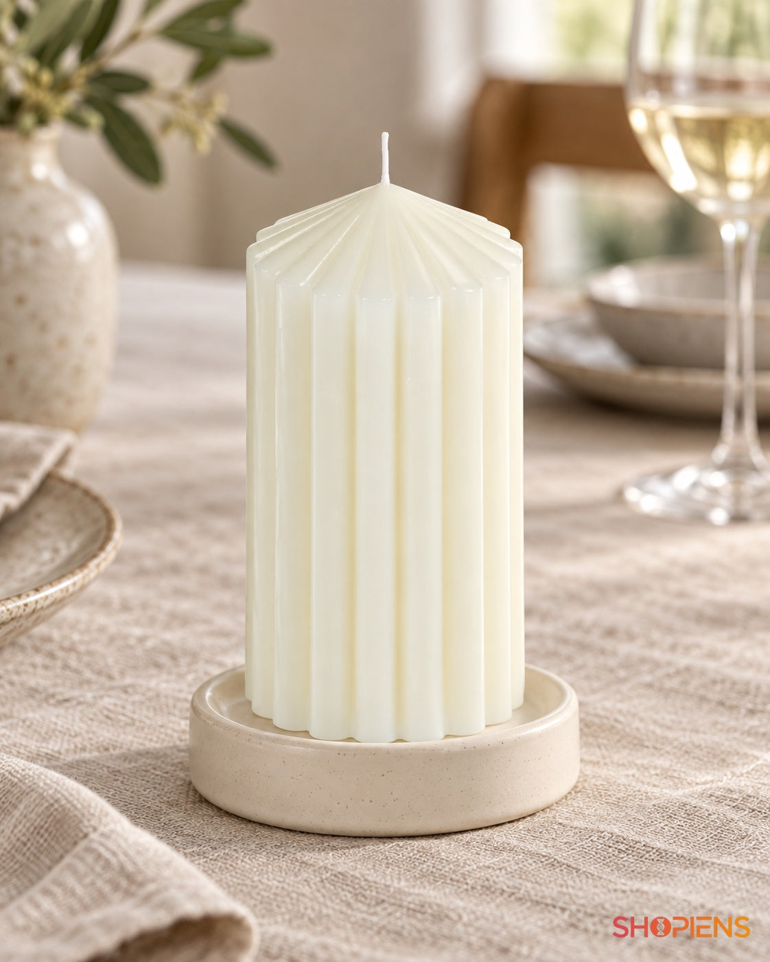 Lumânare Decorativă Albă cu Pliuri, 7 × 13 cm