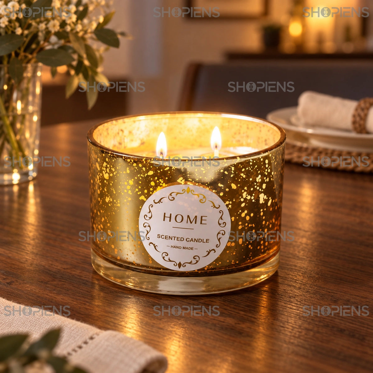 Lumânare vanilla butter cookie aprinsă într-un decor de Crăciun | Shopiens®