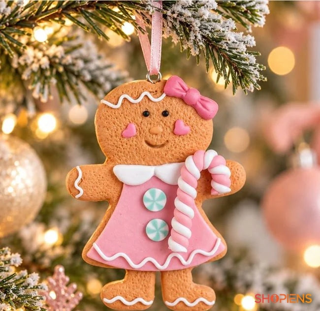 Omuleț gingerbread cu rochiță roz și bastonaș, 10 cm, în brad, decor neinclus | Shopiens®