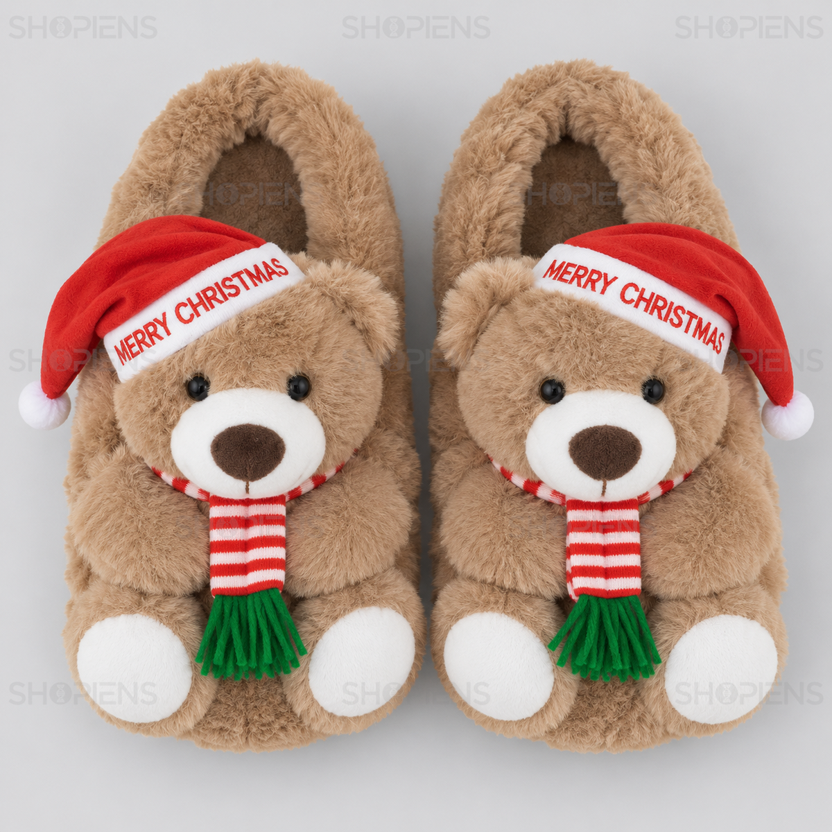 Papuci maro cu ursuleți 3D, căciulă roșie și fular, vedere de sus pe fundal gri deschis | Shopiens®