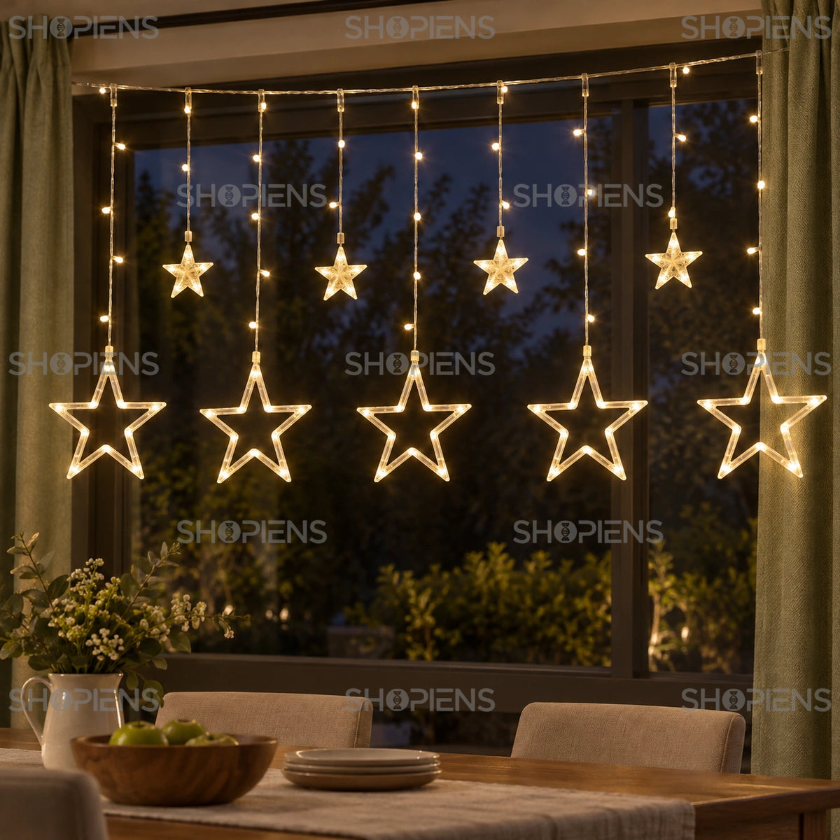 Stele mici și mari cu 107 LED-uri alb cald, interconectabile, vedere într-un alt decor de sărbători | Shopiens®