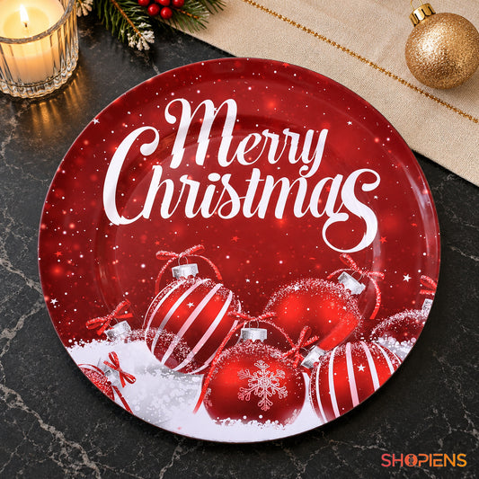 Platou decorativ roșu din plastic cu globuri și mesaj festiv, Ø33 cm, pe masa festivă, decor neinclus | Shopiens®