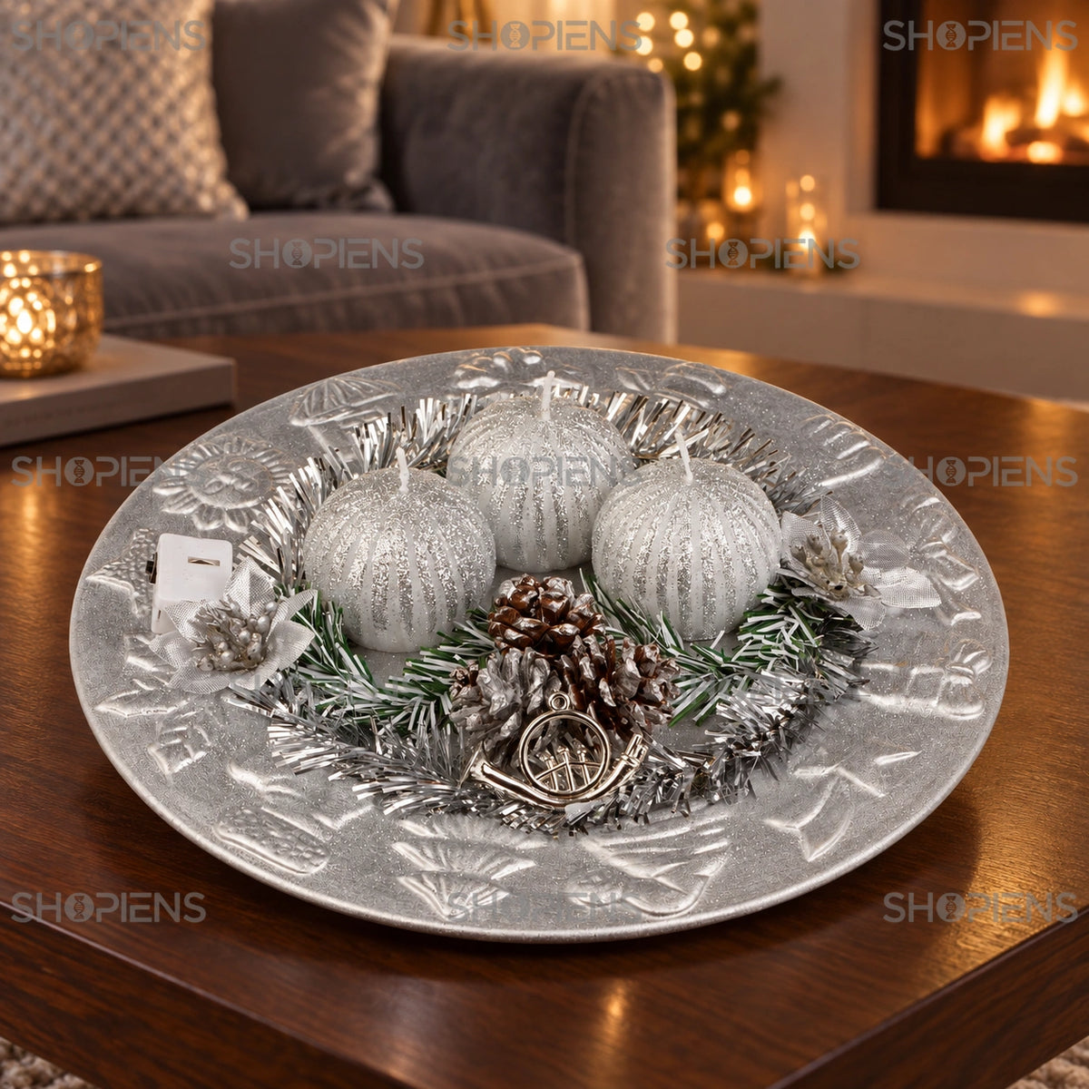 Platou cu trei lumânări argintii și LED-uri, 24 cm – în decor cald de seară | Shopiens®