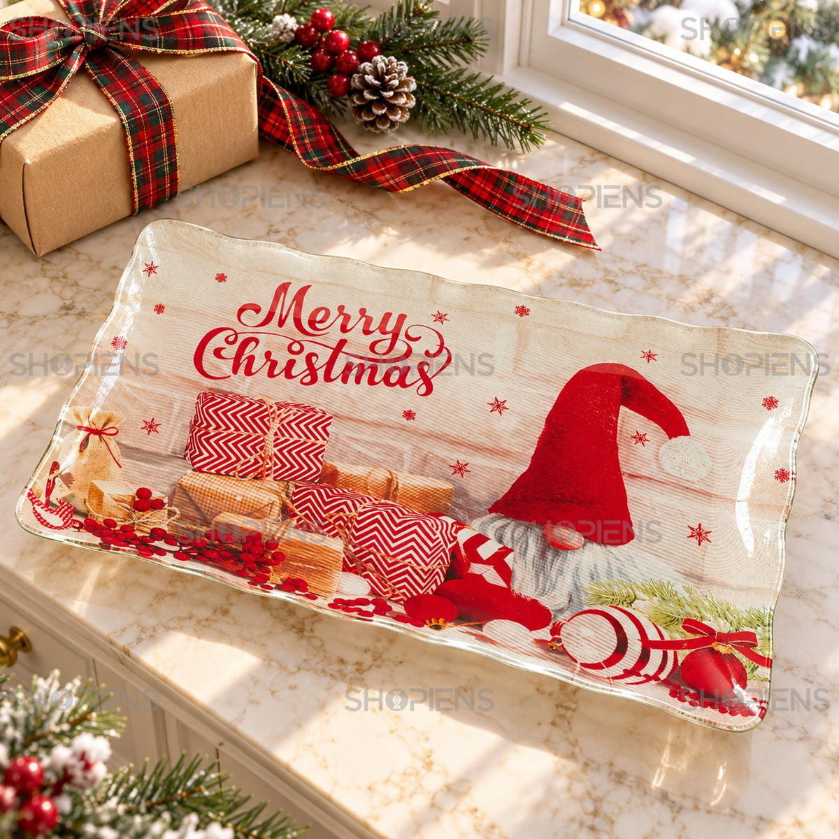 Platou dreptunghiular din sticlă cu gnom și cadouri, 42 × 24 cm, în decor alternativ de Crăciun, decor neinclus | Shopiens®