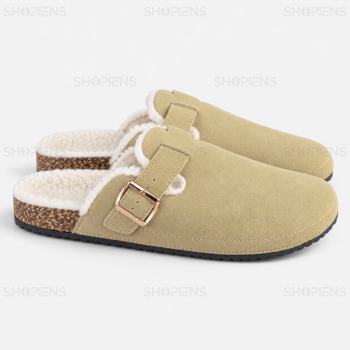 Saboți bej cu aspect de piele întoarsă și cataramă aurie, vedere din profil dreapta pe fundal gri deschis | Shopiens®