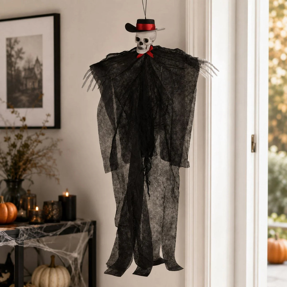 Schelet Cu Palarie Si Papion Rosu, Decor Suspendabil 60 Cm - Shopiens