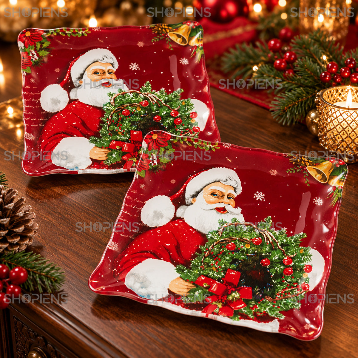 Set 2 farfurii din sticlă cu Moș Crăciun și coroniță, 17 × 17 cm, detaliu al imprimeului și marginii, decor neinclus | Shopiens®
