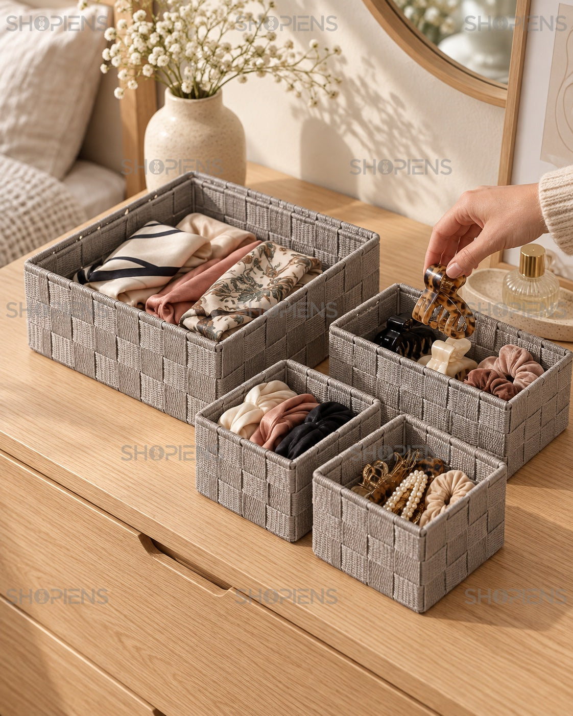 Set 4 Coșuri Taupe Împletite pentru Accesorii