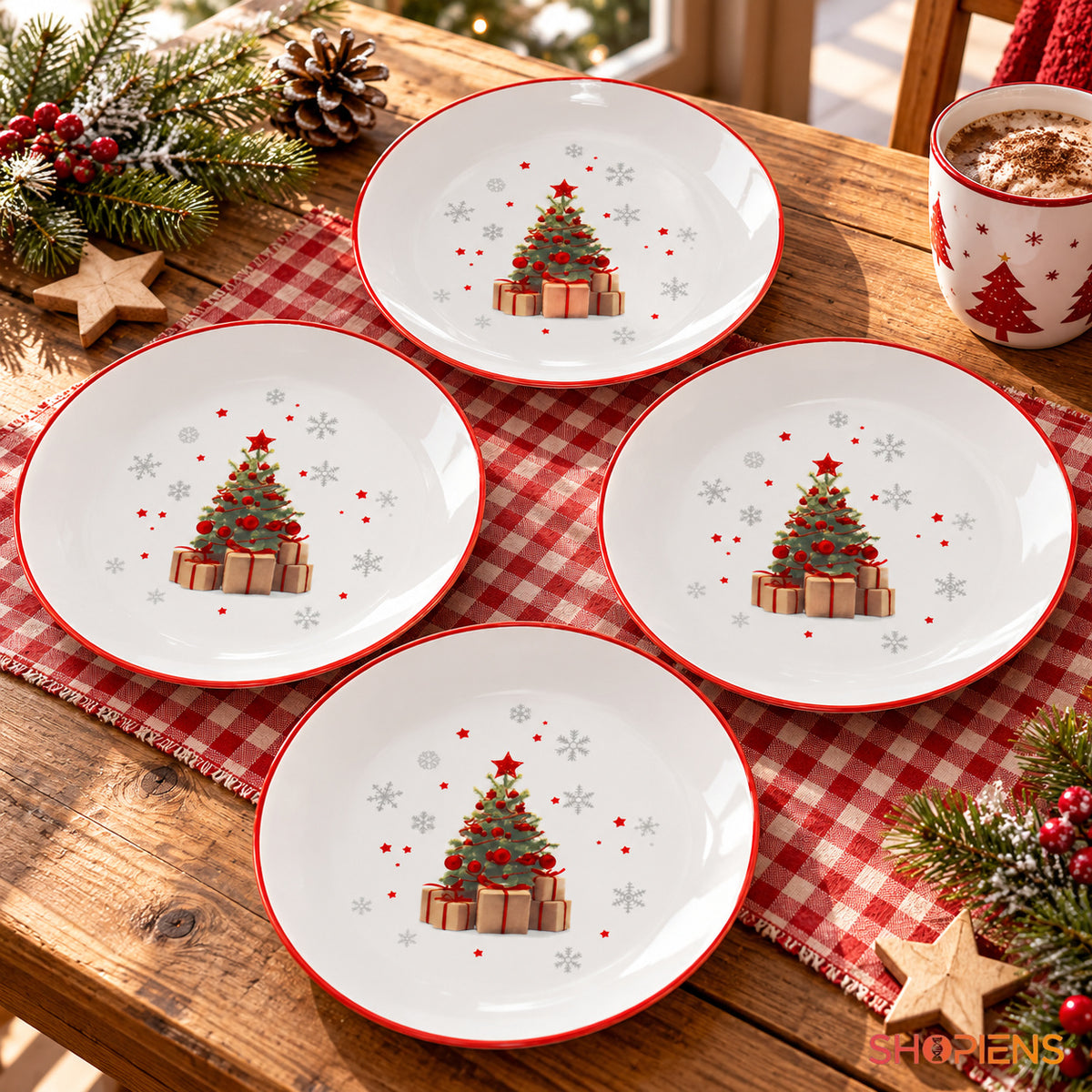 Set 4 farfurii de desert din porțelan cu brad împodobit, Ø19 cm, pe masa festivă de Crăciun, decor neinclus | Shopiens®