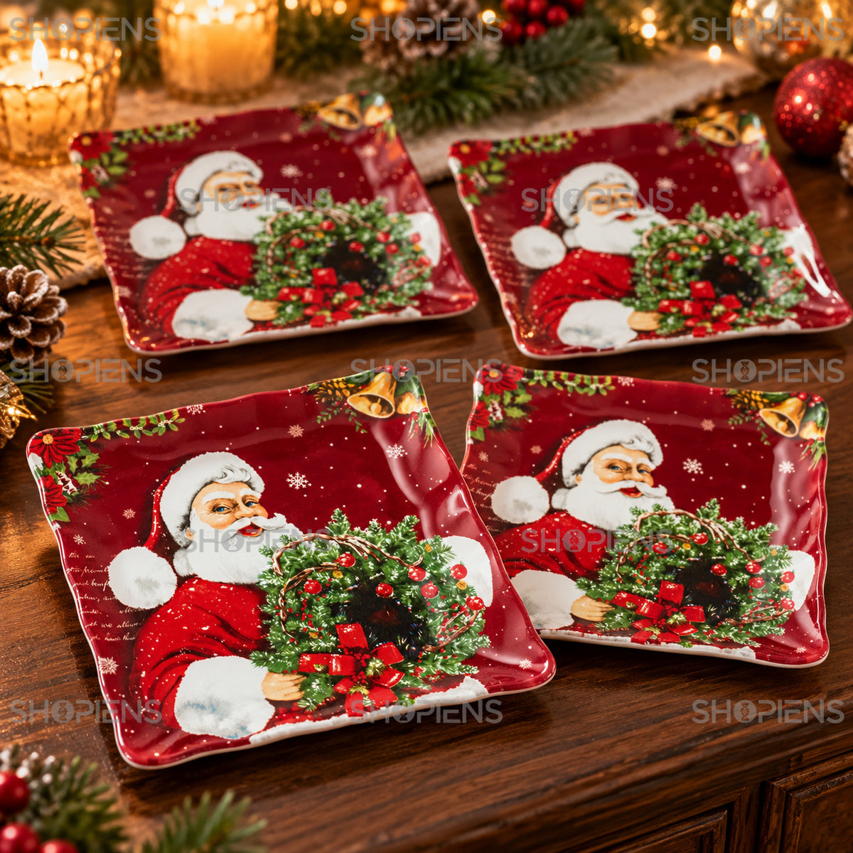 Set 4 farfurii din sticlă cu Moș Crăciun și coroniță, 17 × 17 cm, detaliu al imprimeului și marginii, decor neinclus | Shopiens®