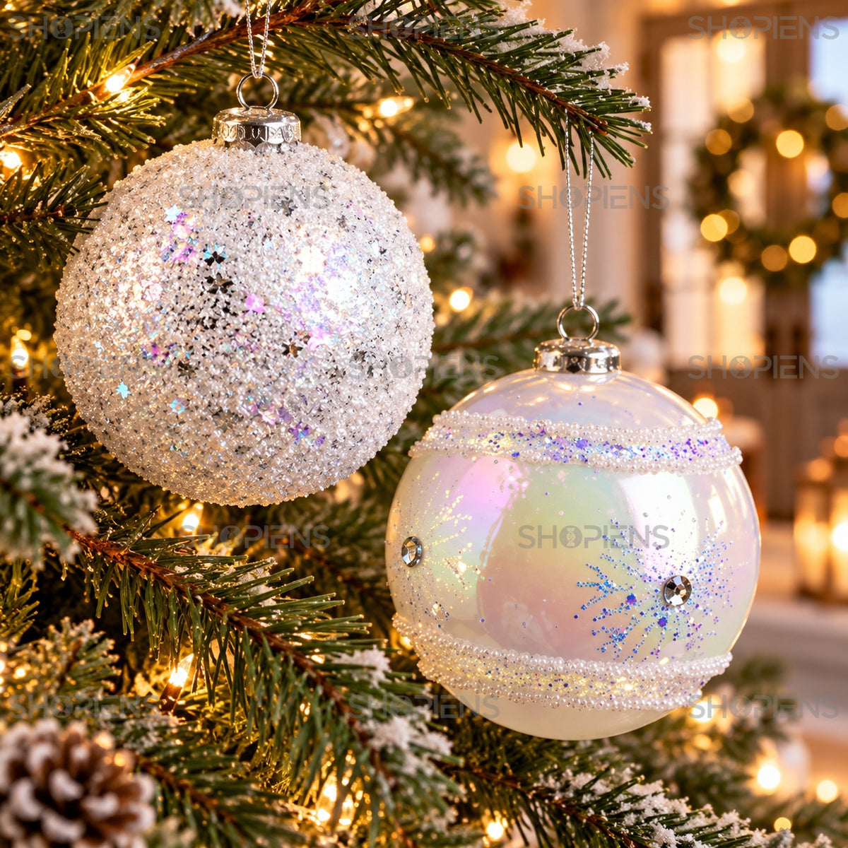 Set 4 globuri albe holografice cu glitter, Ø10 cm, detaliu apropiat, decor neinclus | Shopiens®