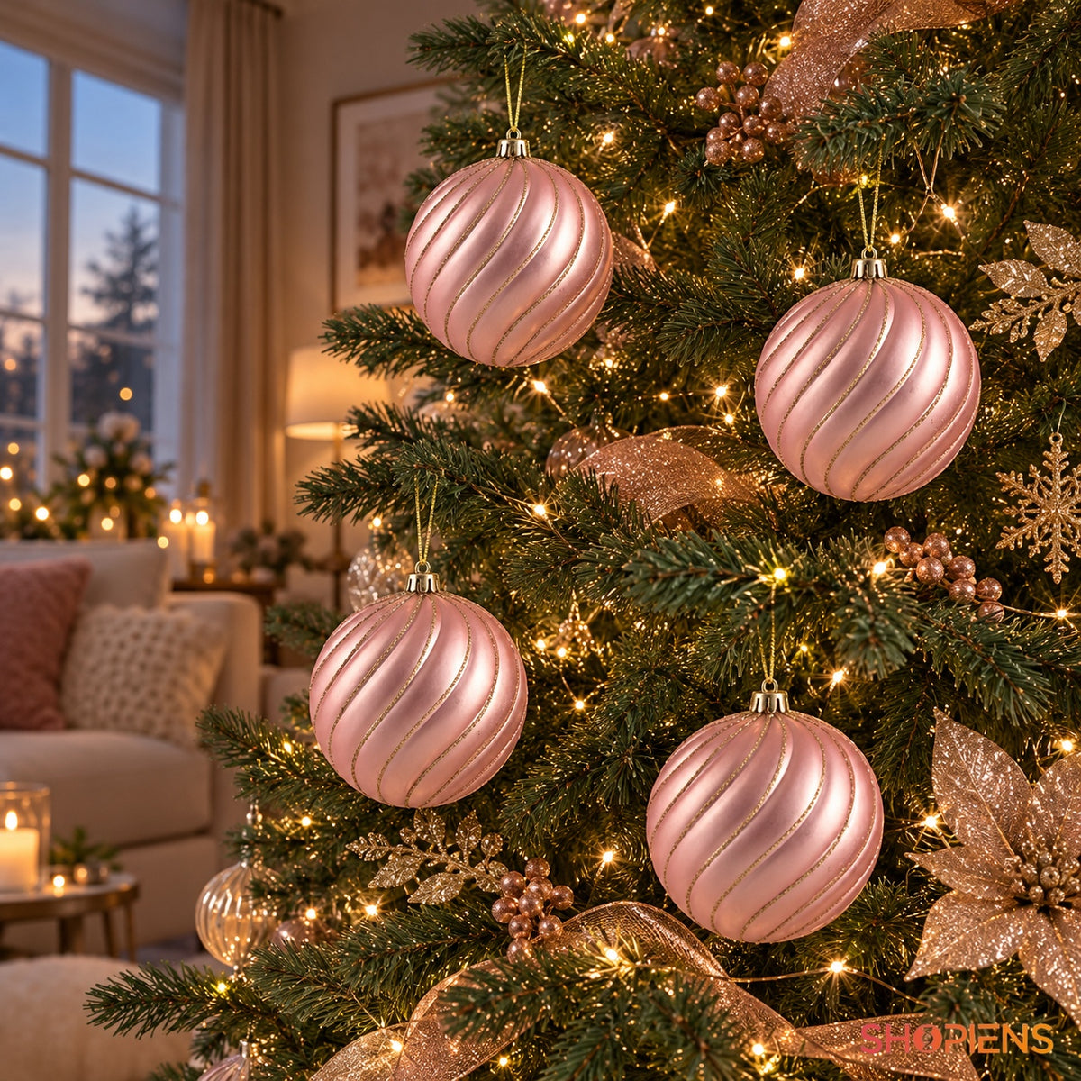 Set 4 globuri roz cu dungi aurii, Ø12 cm, în decor de Crăciun, decor neinclus | Shopiens®