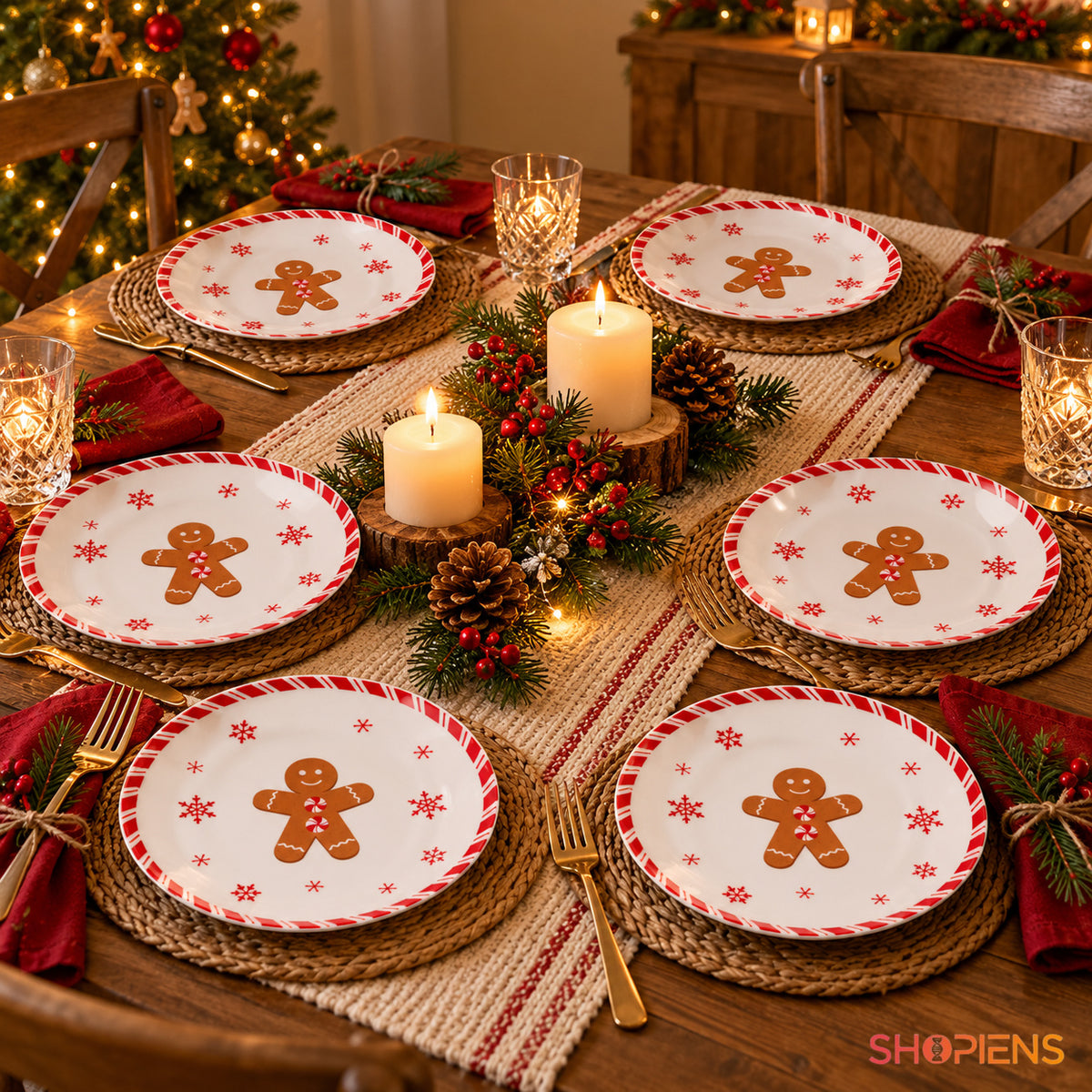 Set 6 farfurii din porțelan cu turtă dulce și bordură în dungi, Ø19 cm, pe masa festivă de Crăciun, decor neinclus | Shopiens®