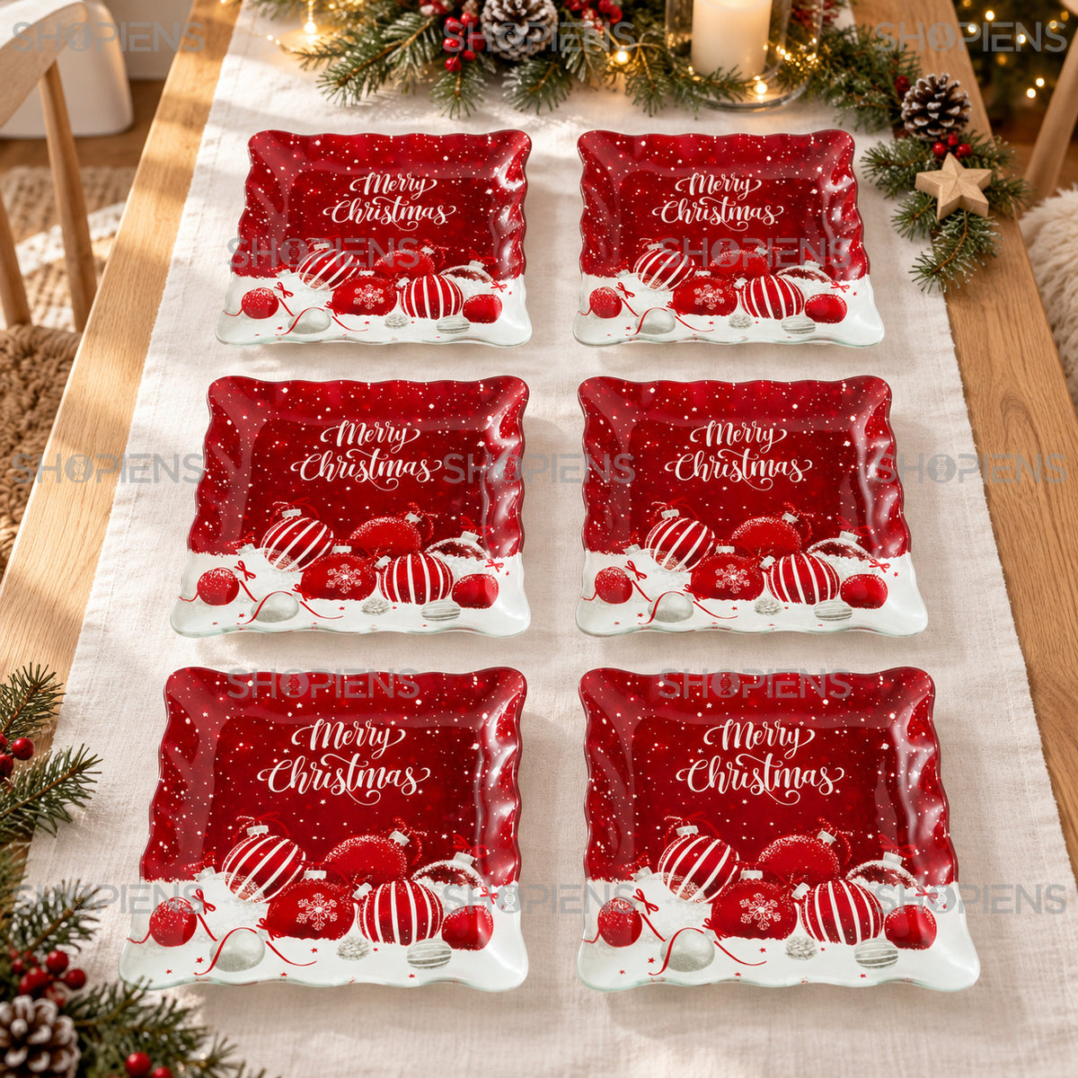 Set 6 farfurii de desert din sticlă cu globuri roșii, 17 × 17 cm, pe masa festivă de Crăciun, decor neinclus | Shopiens®