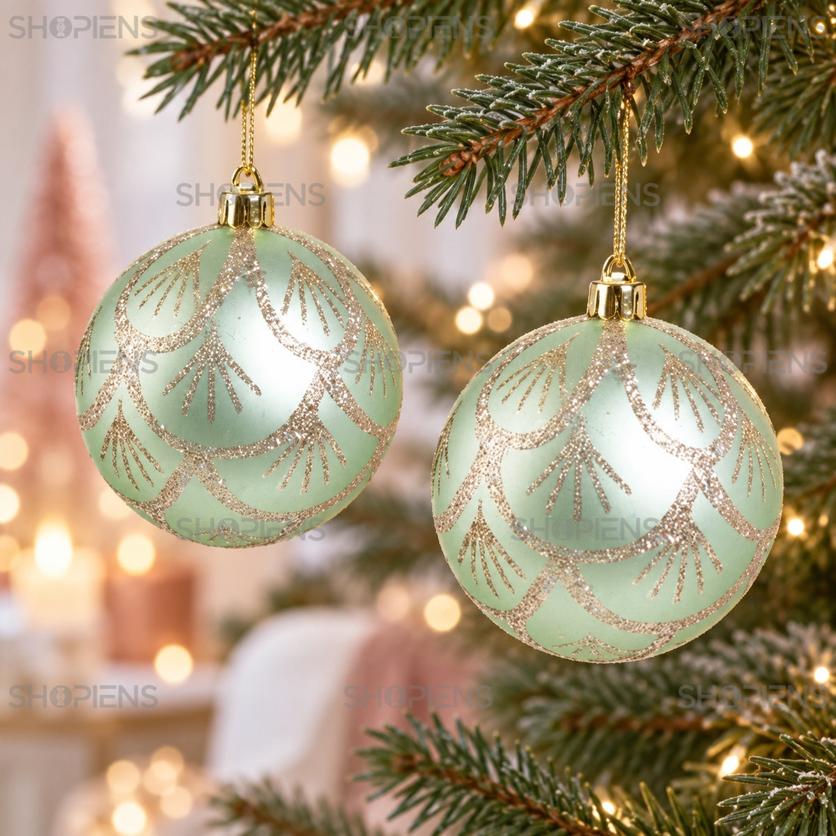 Set 6 globuri verde mentă cu glitter șampanie, Ø8 cm, detaliu apropiat, decor neinclus | Shopiens®