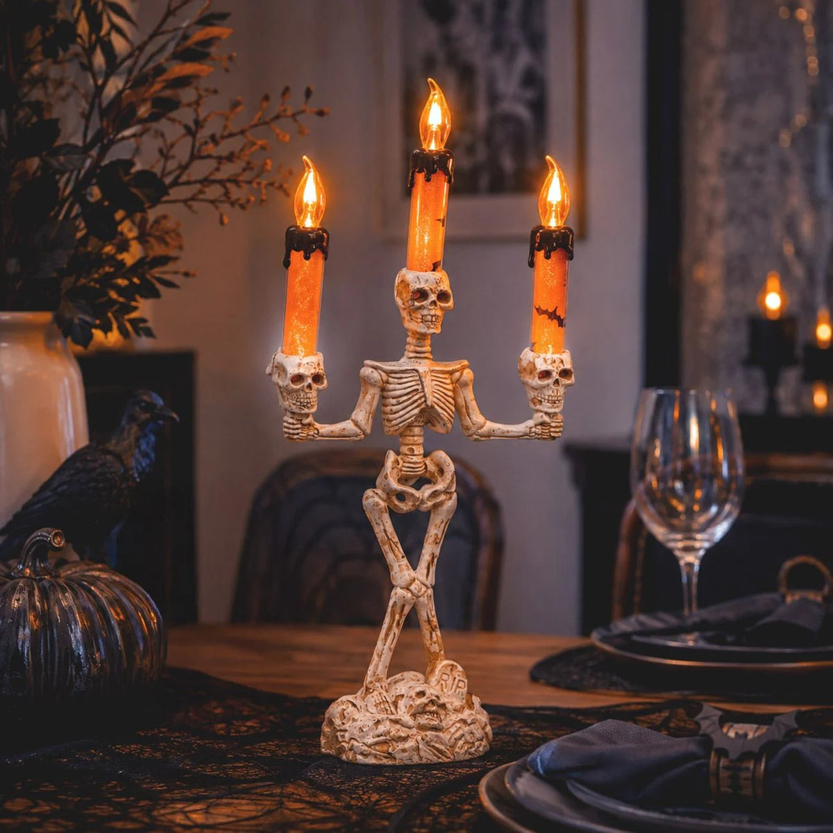 Sfesnic Schelet Cu Trei Lumanari LED, Halloween 28 Cm - Shopiens
