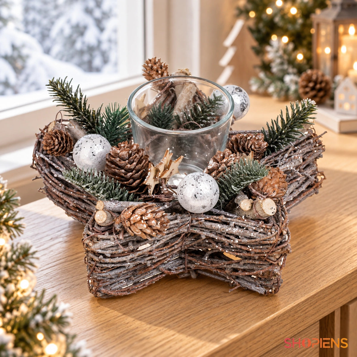 Sfeșnic în formă de stea cu globuri argintii, 22 cm în decor de Crăciun lângă fereastră | Shopiens®