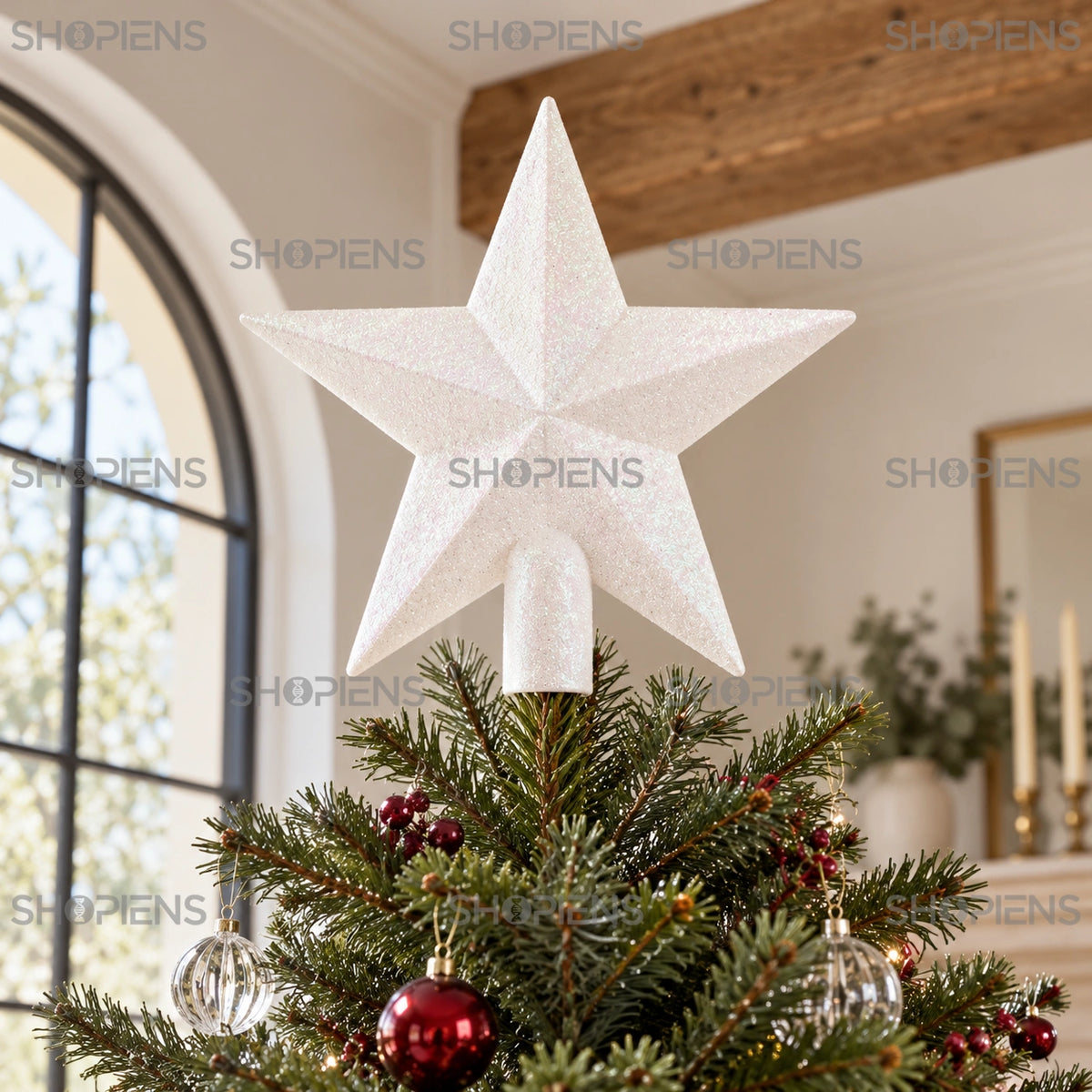 Stea albă 3D cu glitter pentru vârful bradului, 20 cm în coroana bradului, lângă fereastră, în lumină de zi | Shopiens®