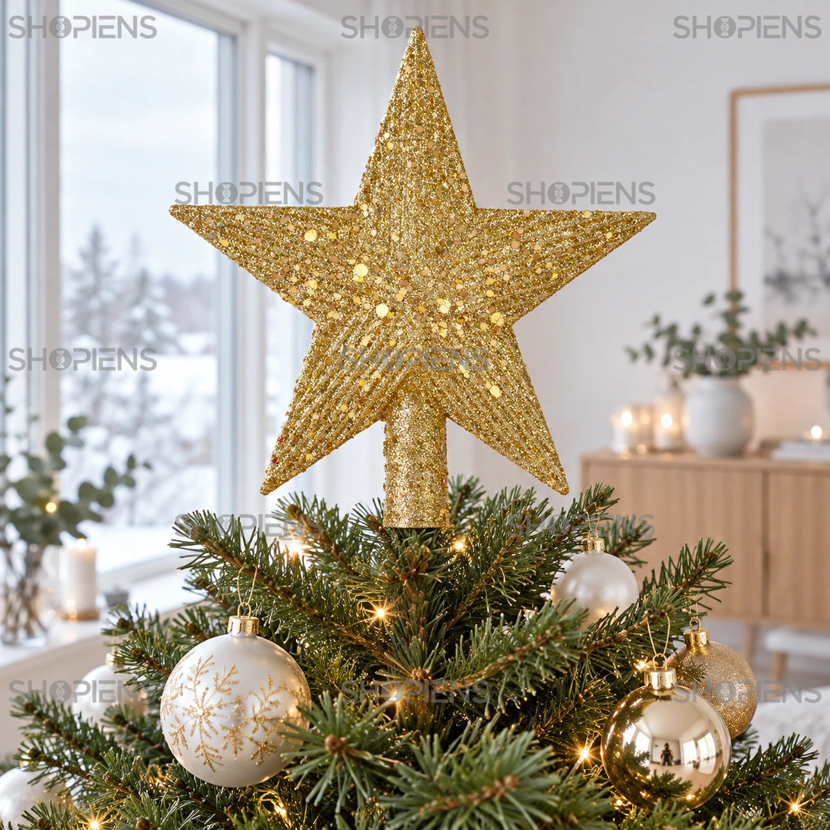 Stea aurie pentru vârful bradului cu paiete, 22 cm în coroana bradului, lângă fereastră, în lumină de zi | Shopiens®