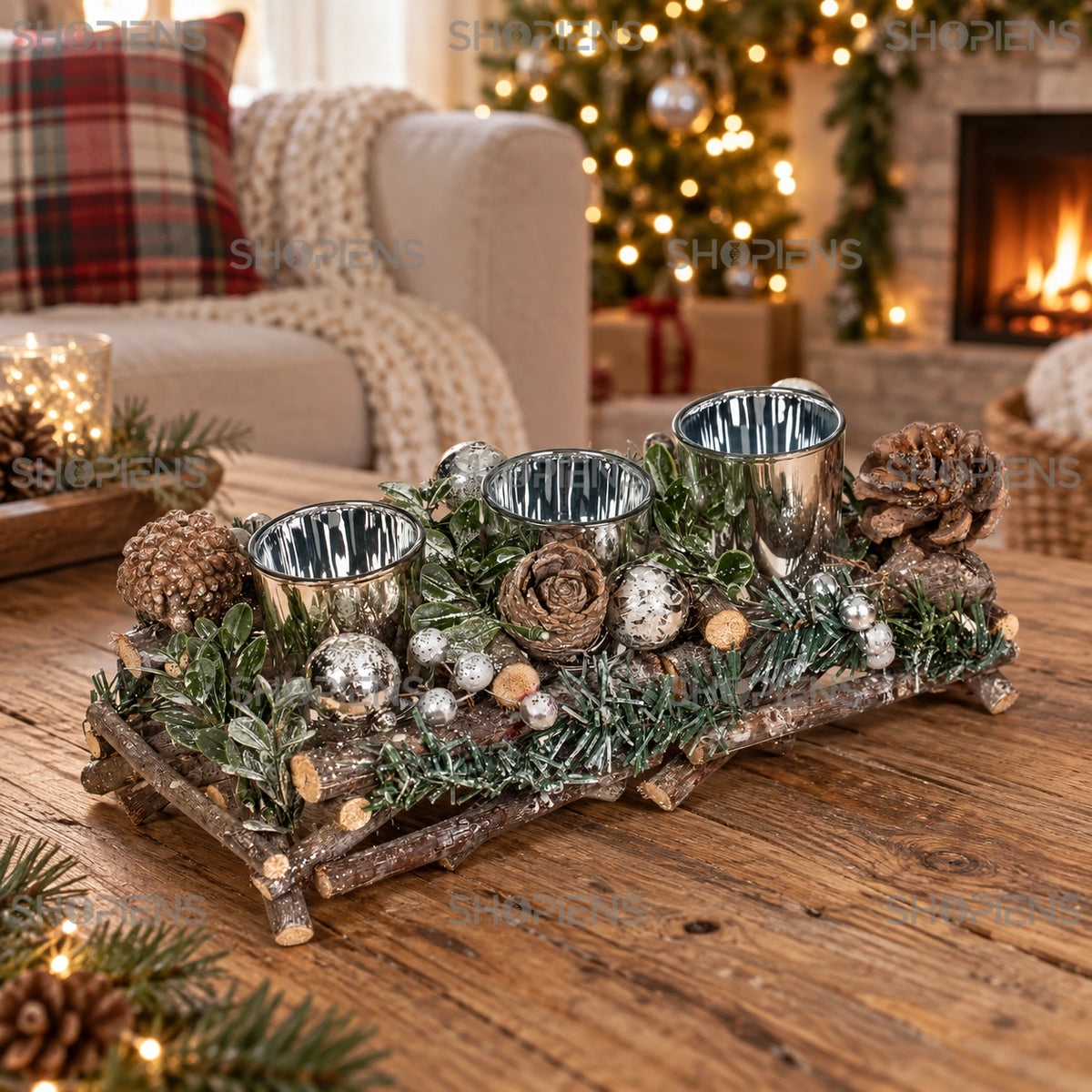 Suport triplu pentru lumânări cu decor argintiu, 28 cm în decorul unei camere de sărbători | Shopiens®