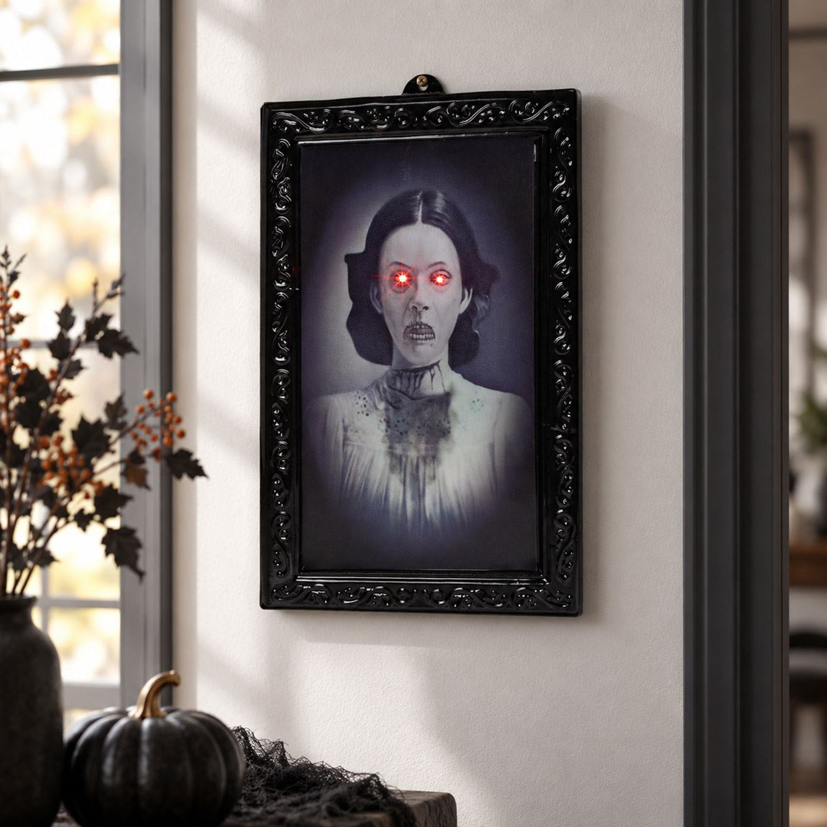 Tablou Horror Cu Portret Schimbator Si Ochi LED, 25 X 38 Cm - Shopiens