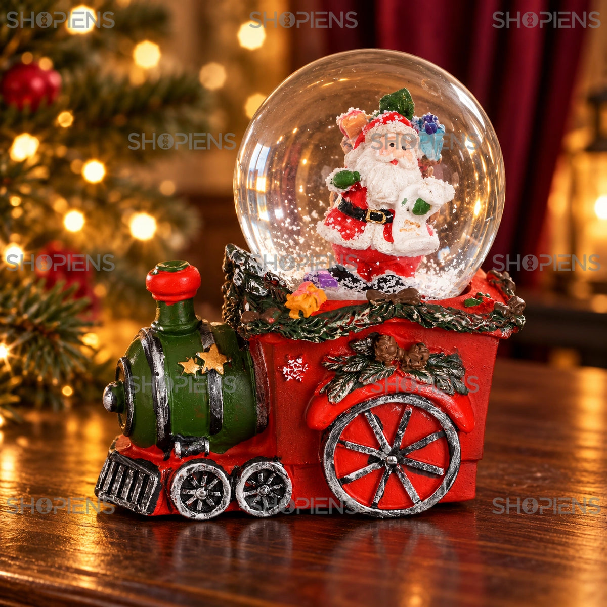 Tren decorativ cu glob și Moș Crăciun, 10 cm într-un decor festiv de seară | Shopiens®