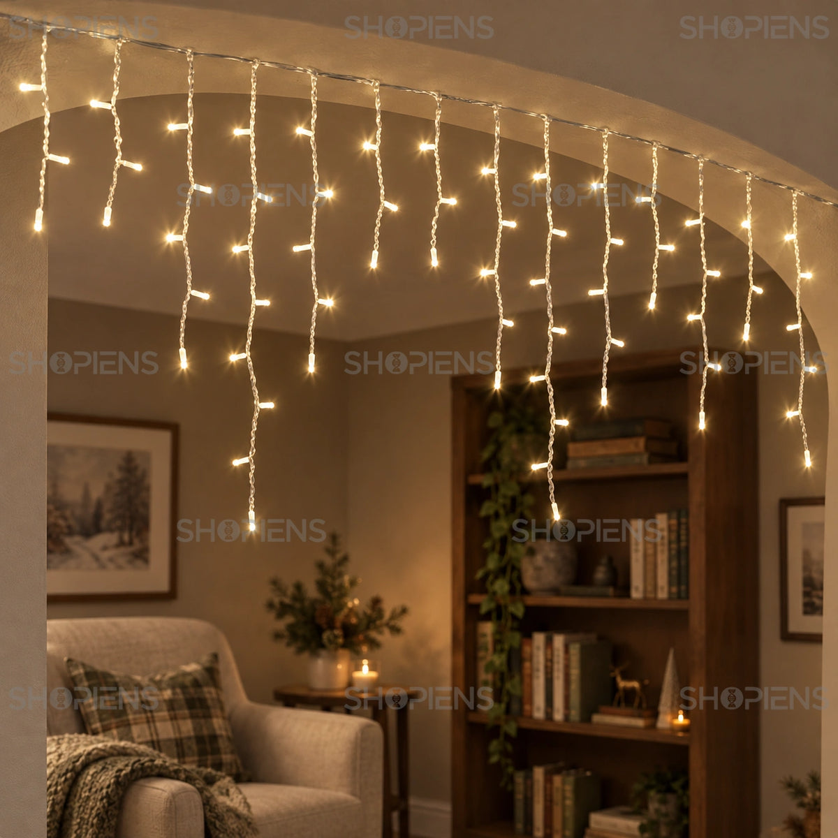 Țurțuri cu 200 LED-uri alb cald și cablu transparent, în deschiderea arcuită a unui living | Shopiens®