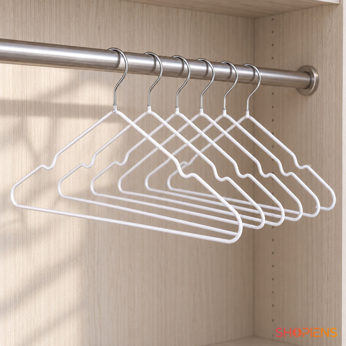 Set de 6 umerașe albe cu înveliș PVC, 40 cm