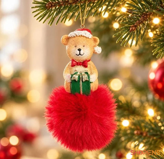 Ursuleț cu cadou și pompon roșu, 10 cm, în brad, decor neinclus | Shopiens®