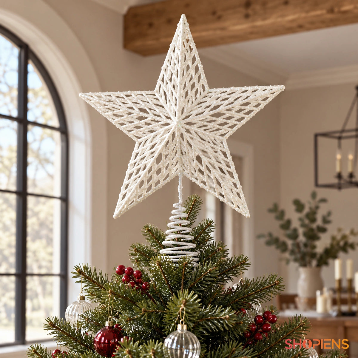 Vârf de brad stea 3D albă irizată cu model, 33 cm în coroana bradului, lângă fereastră, în lumină de zi | Shopiens®