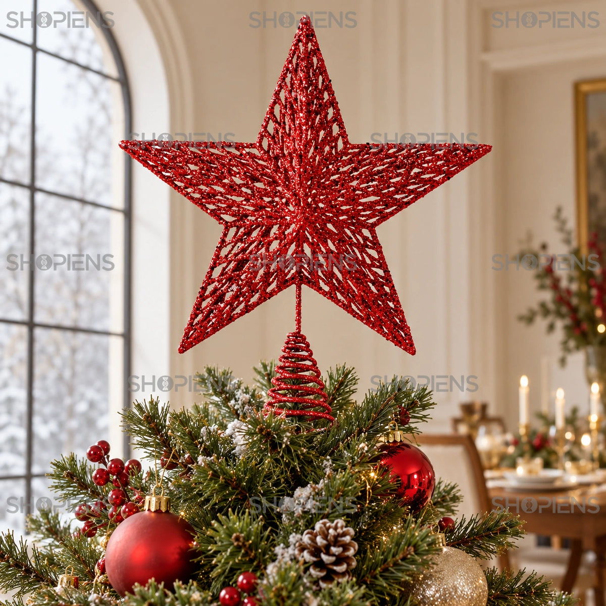 Vârf de brad stea roșie 3D cu glitter și model, 33 cm în coroana bradului, lângă fereastră, în lumină de zi | Shopiens®